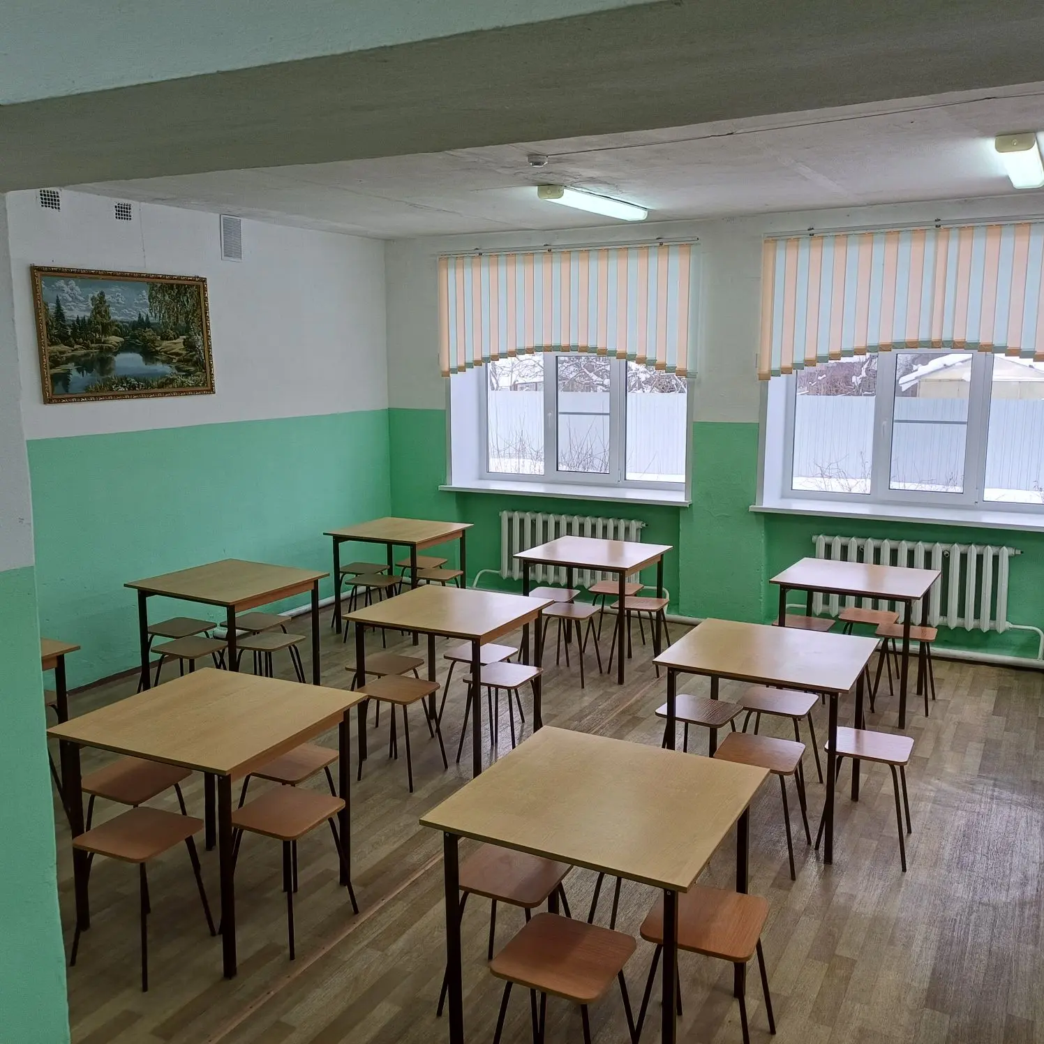 Школьная столовая.